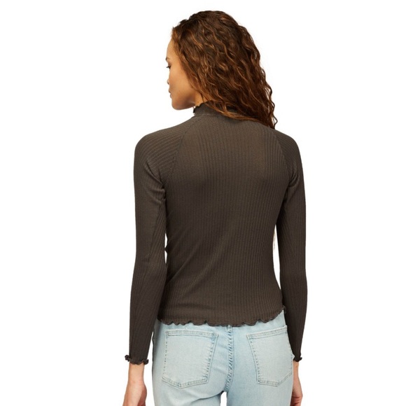 RIB KNIT LAYER TOP - Picture 4 of 7